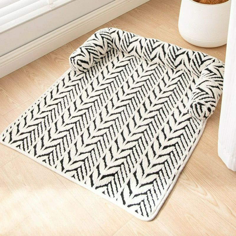 The Nordic Nook — Plush Non-Slip Cat Bed