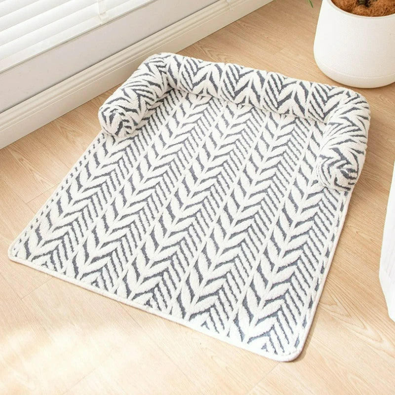The Nordic Nook — Plush Non-Slip Cat Bed